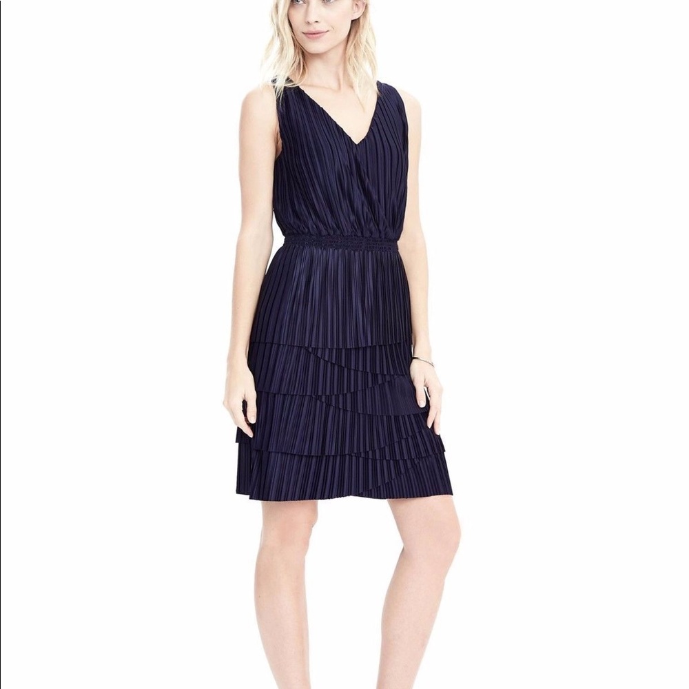 Banana Republic navy tiered pleated dress size S